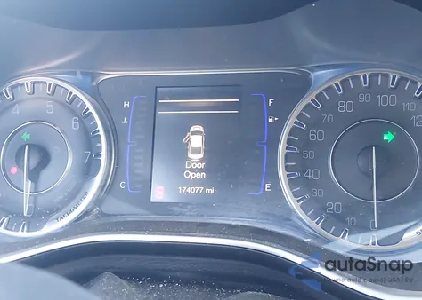 2016 Chrysler 200 Limited z USA, uszkodzony, nr VIN 1C3CCCAB1GN136872